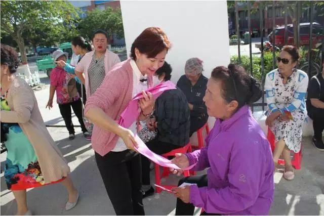 鸡为什么吃完东西后为什么要吃石子游戏画面